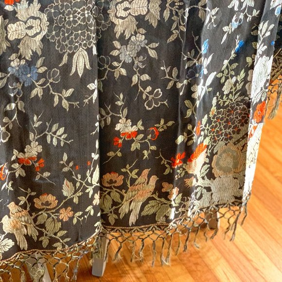 Lustrous Vintage Damask Tablecloth/Accent Fabric - Picture 1 of 16